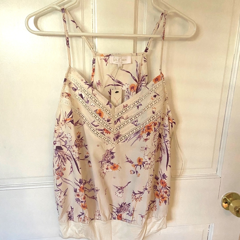 New!! Beautiful floral bodysuit 💐